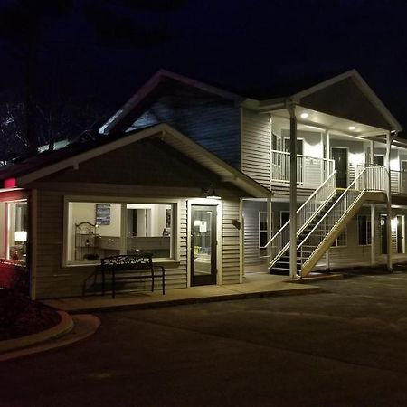 Brio Beach Inn Traverse City Extérieur photo